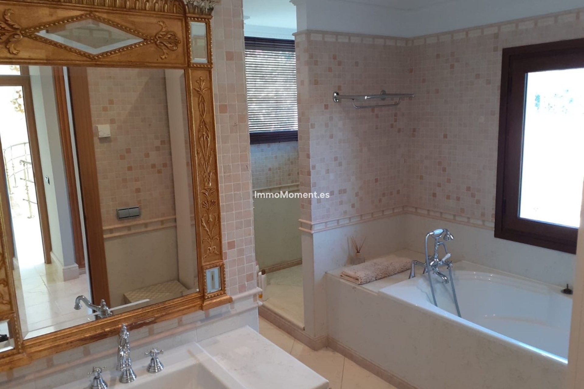 Resale - Detached villa - Estepona - Estepona Centro