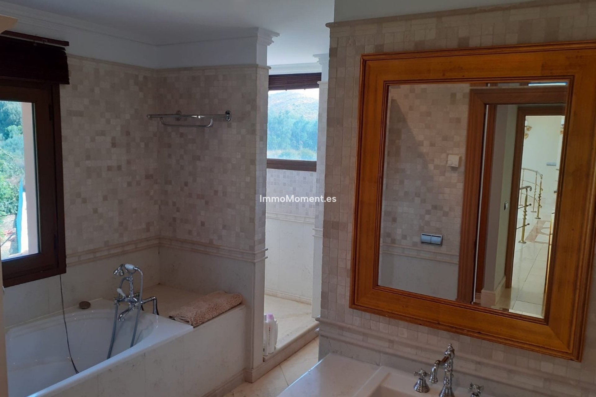 Resale - Detached villa - Estepona - Estepona Centro