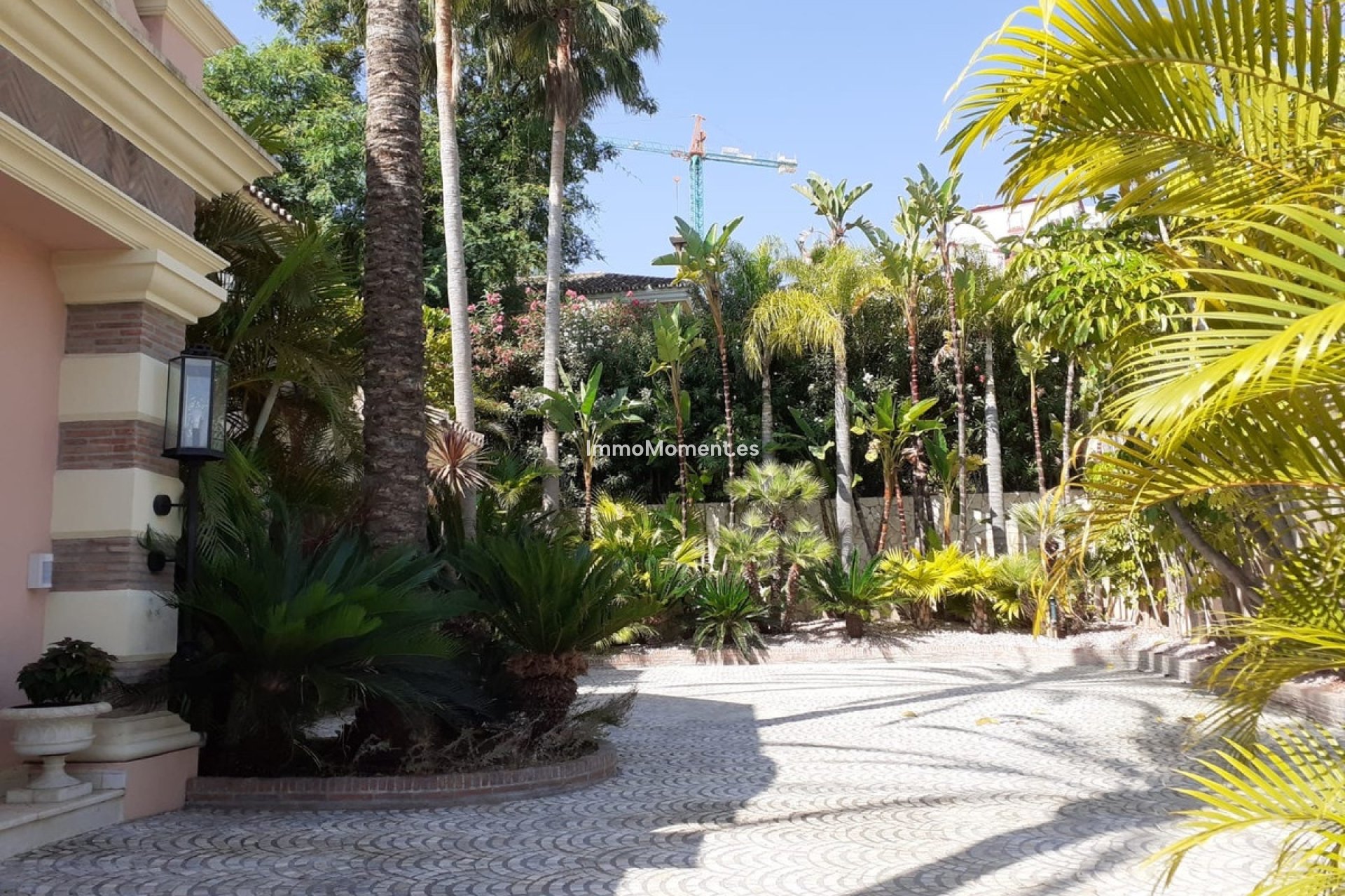 Resale - Detached villa - Estepona - Estepona Centro