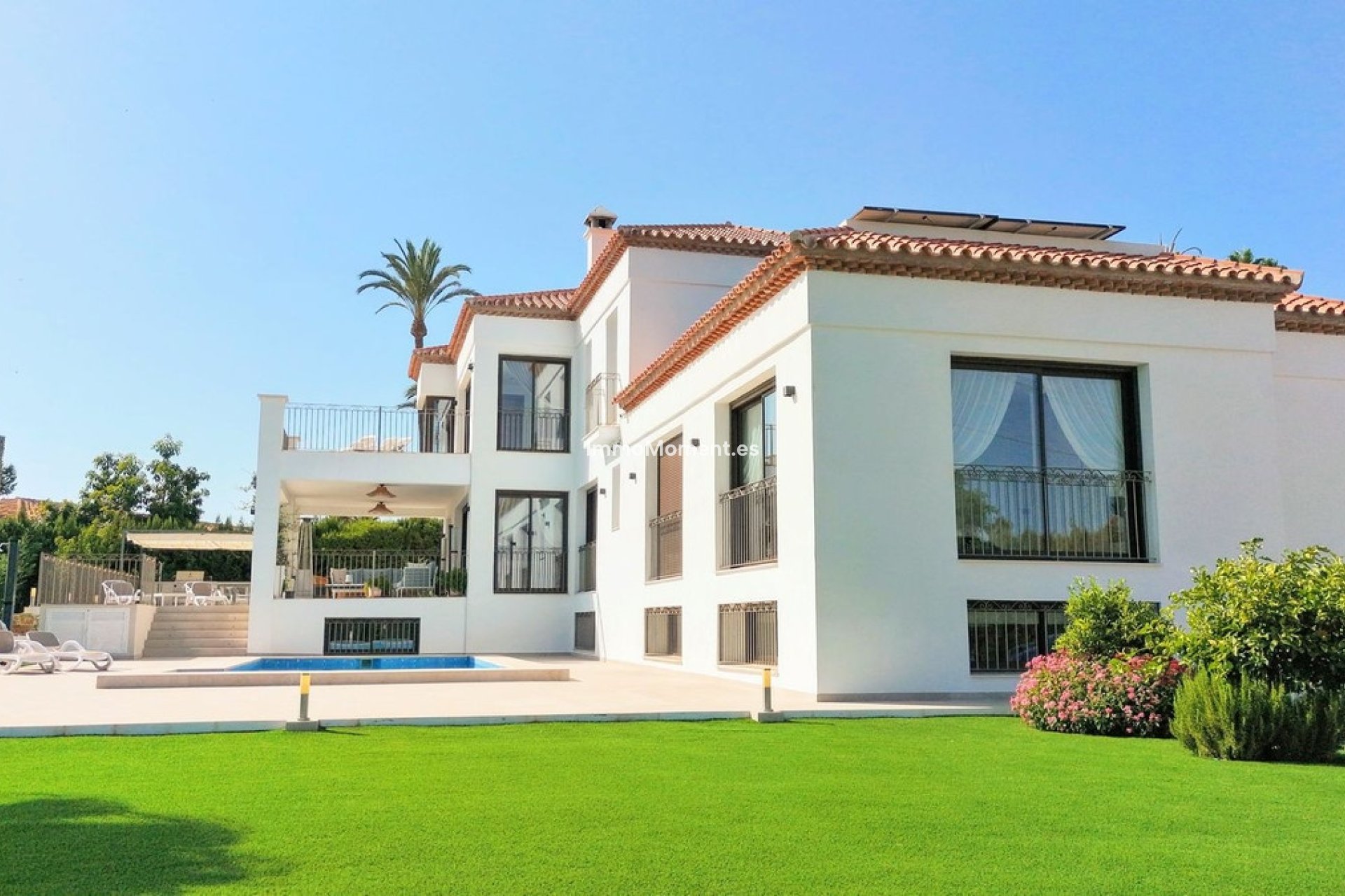Resale - Detached villa - Estepona - Estepona Centro