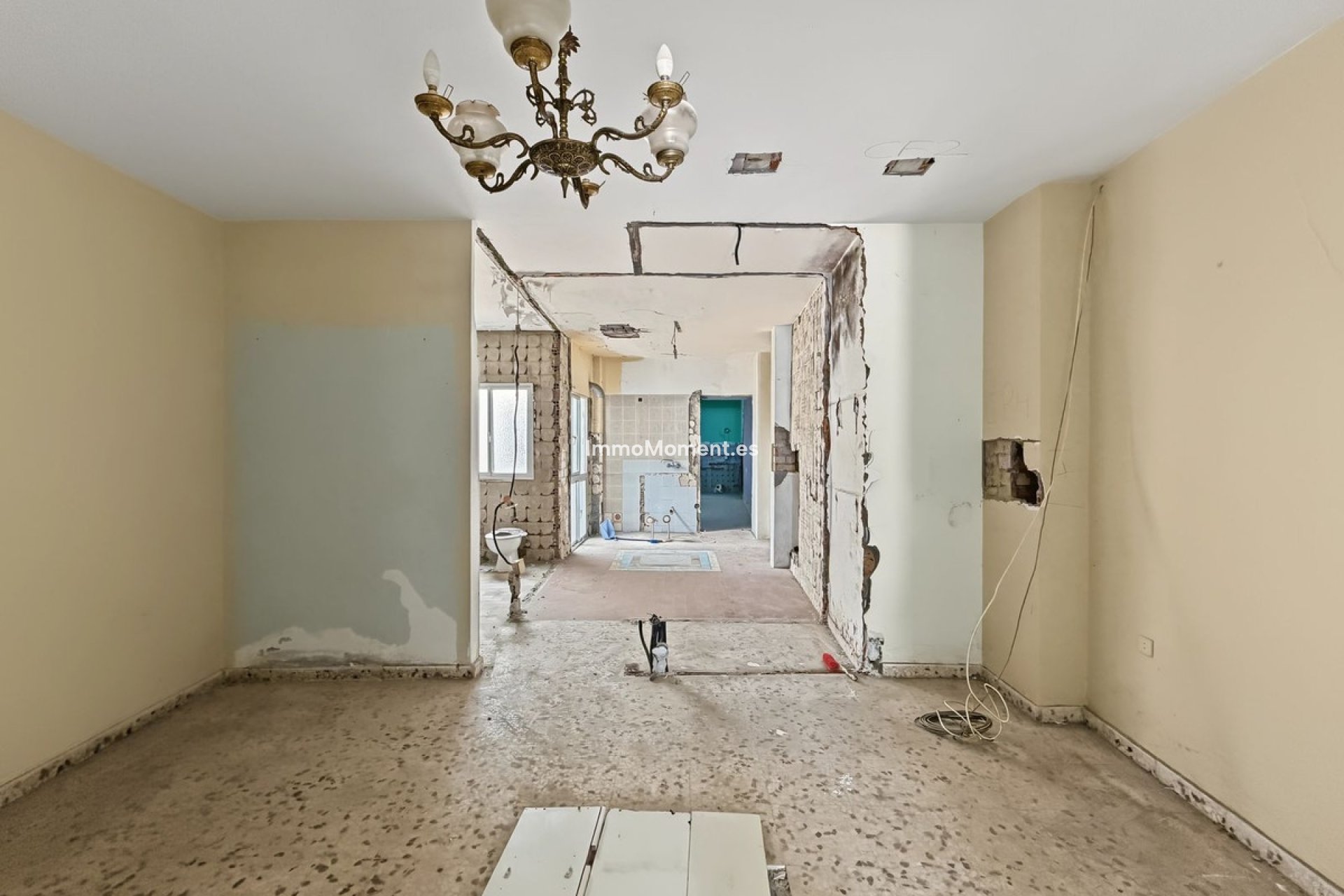 Resale - Detached villa - Estepona - Estepona Centro