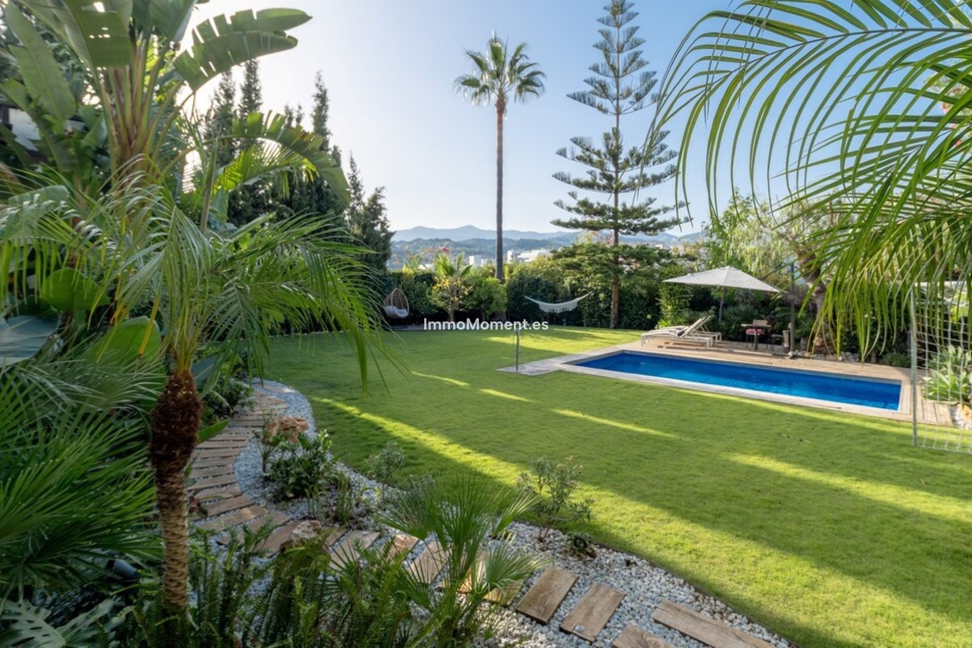 Resale - Detached villa - Estepona - Estepona Centro