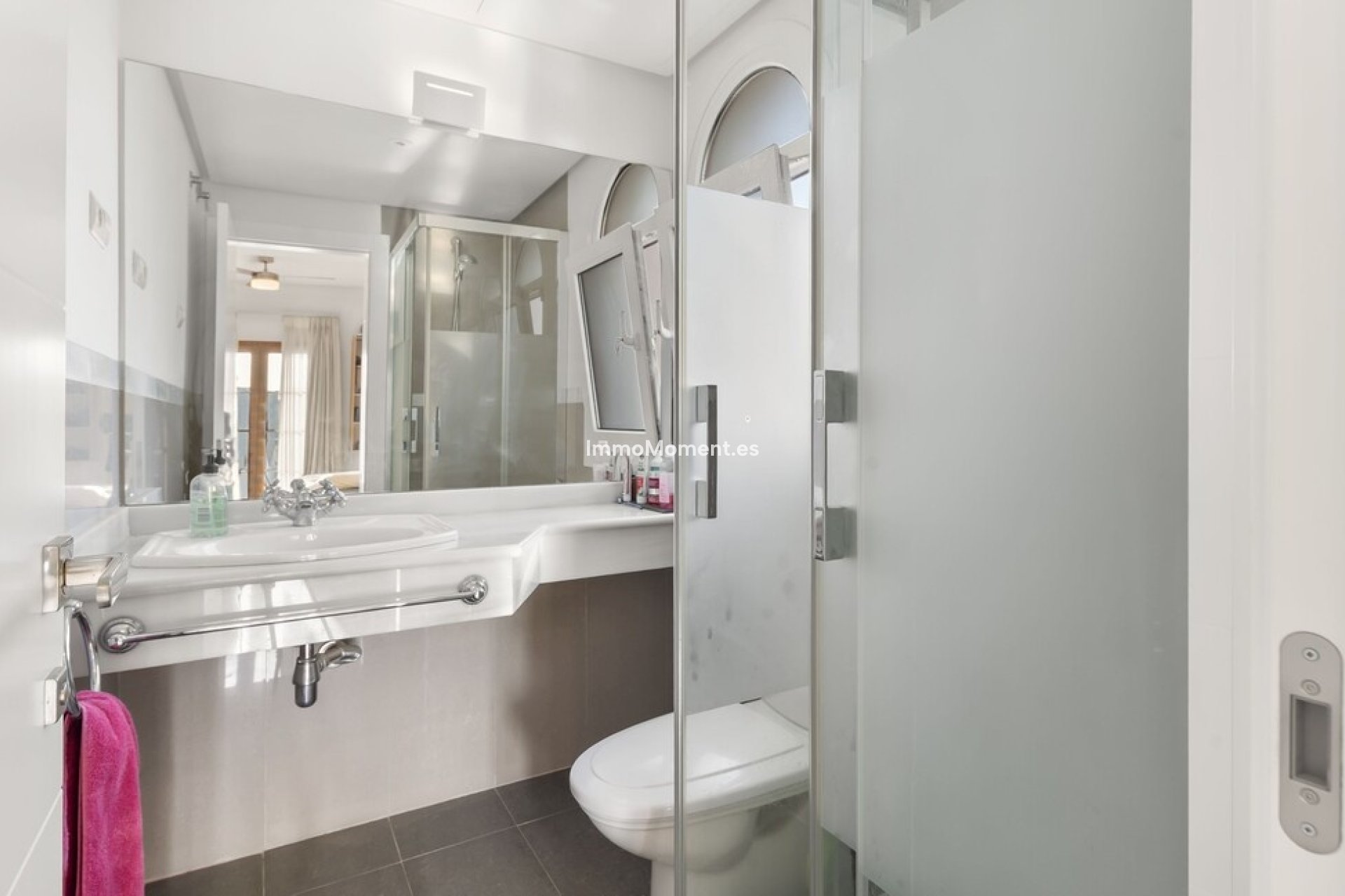 Resale - Detached villa - Estepona - Estepona Centro