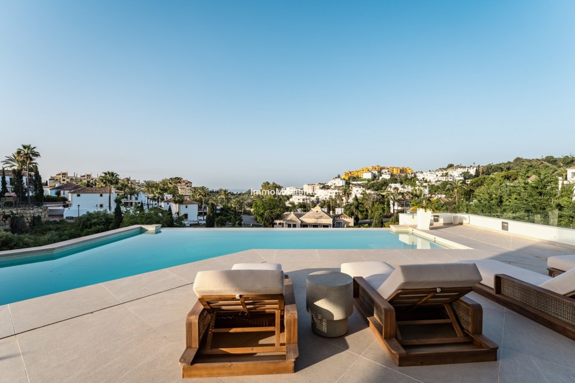 Resale - Detached villa - Estepona - Estepona Centro