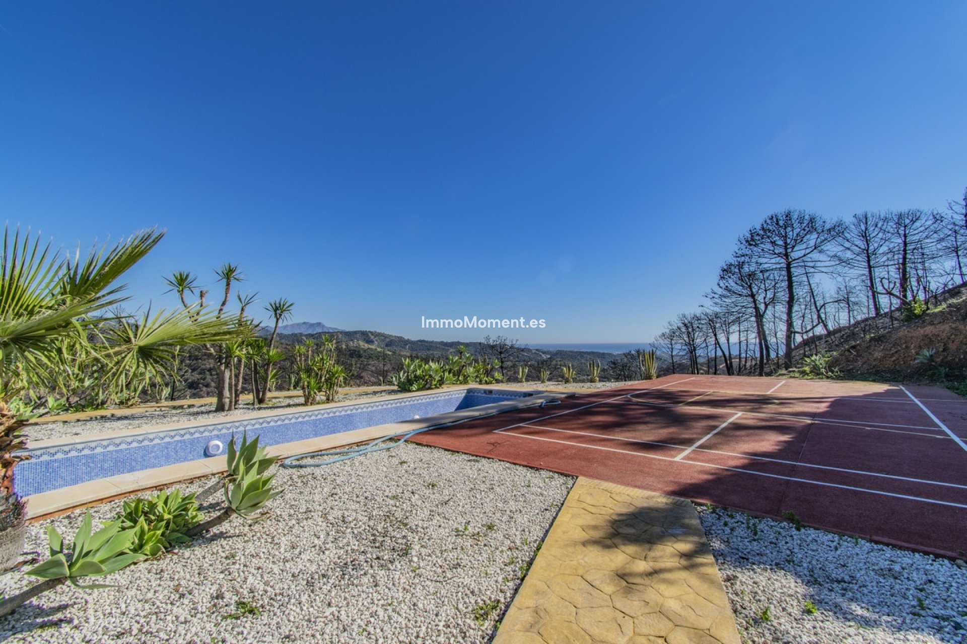 Resale - Detached villa - Estepona - Estepona Centro