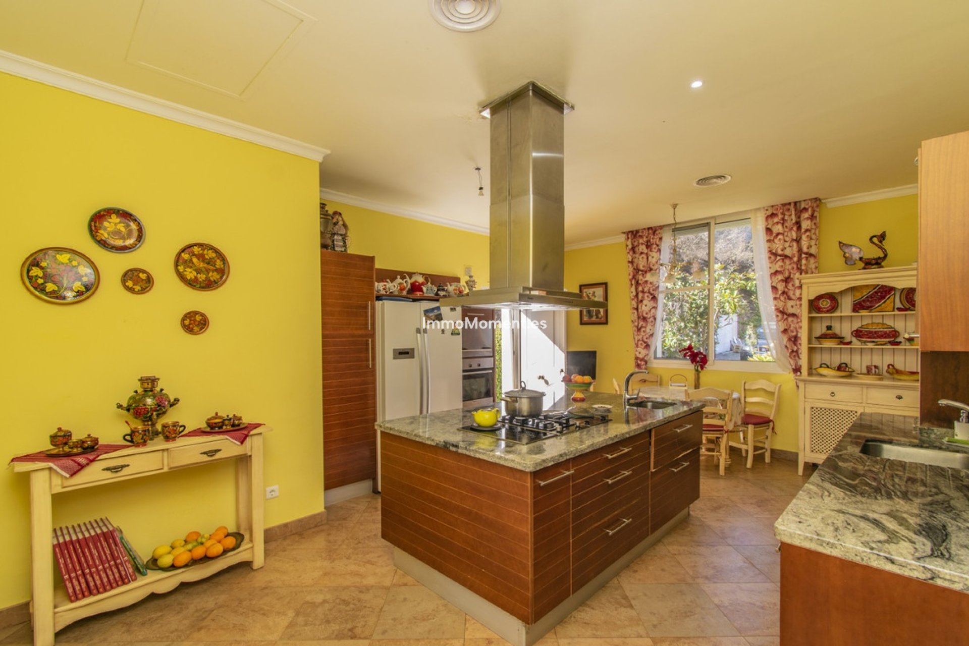 Resale - Detached villa - Estepona - Estepona Centro