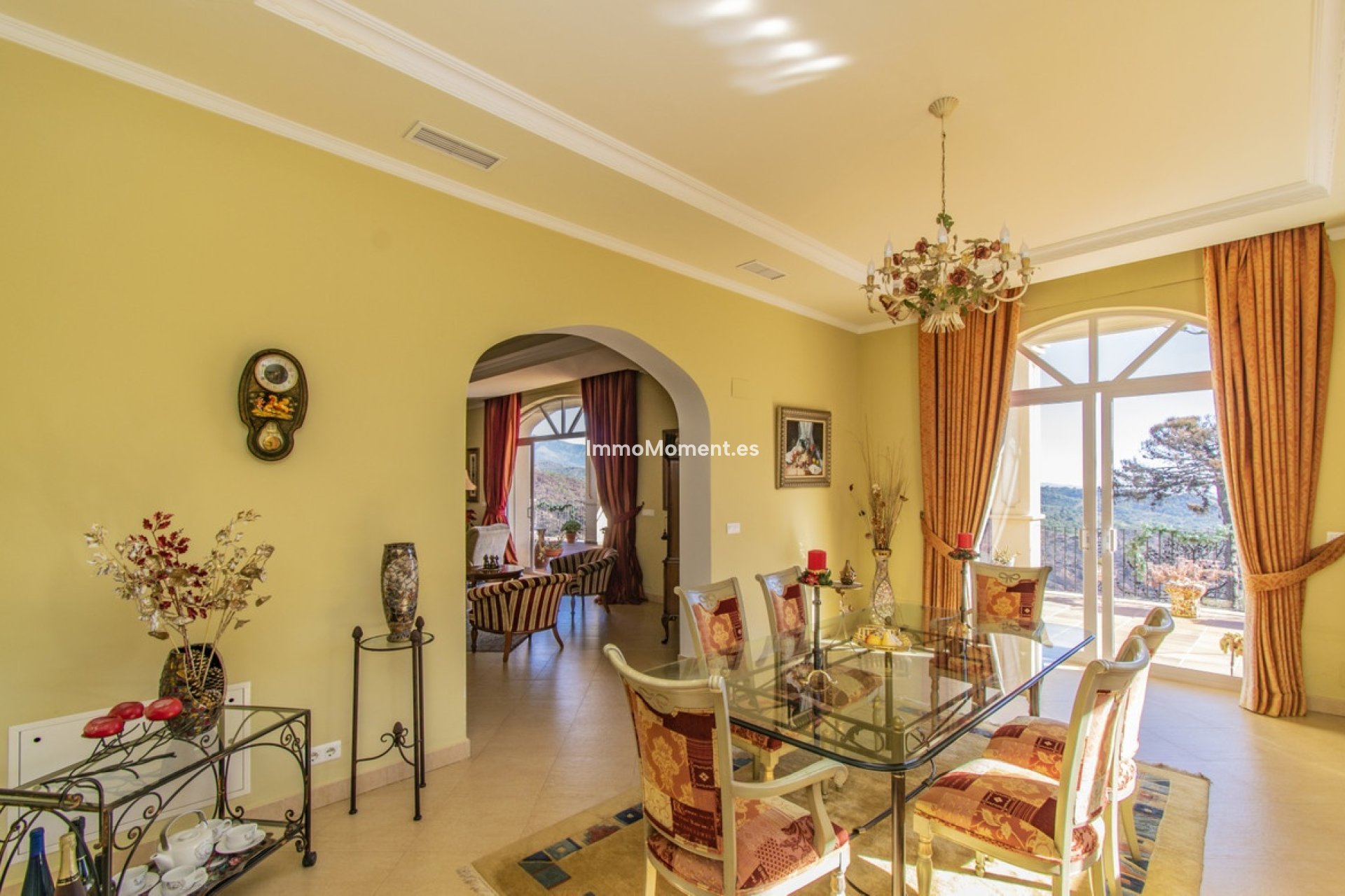 Resale - Detached villa - Estepona - Estepona Centro