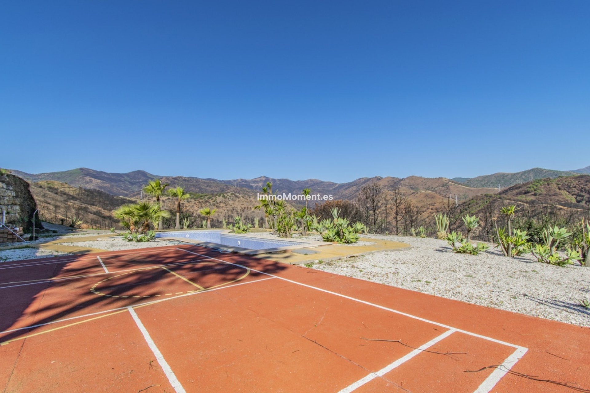 Resale - Detached villa - Estepona - Estepona Centro