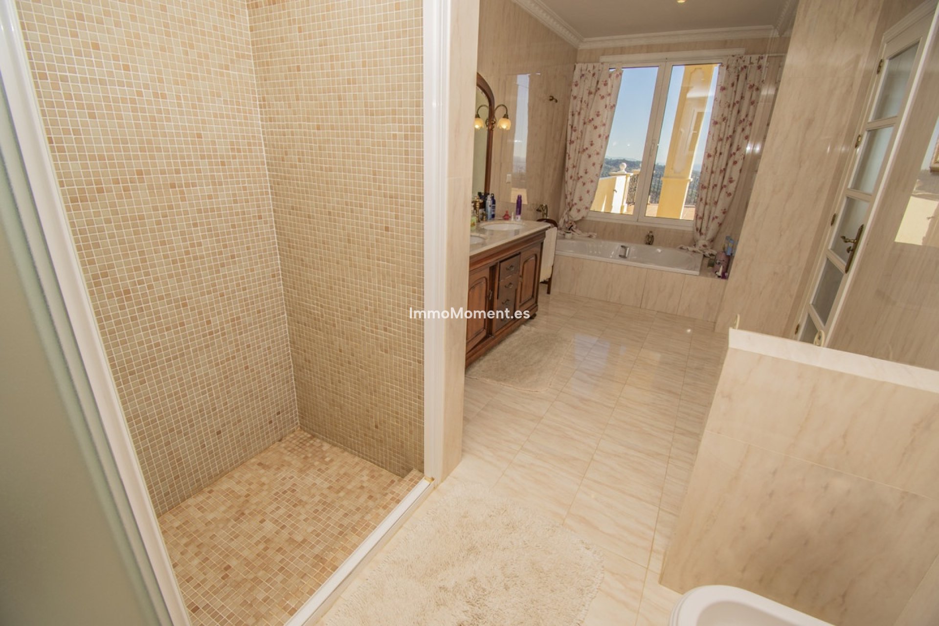 Resale - Detached villa - Estepona - Estepona Centro