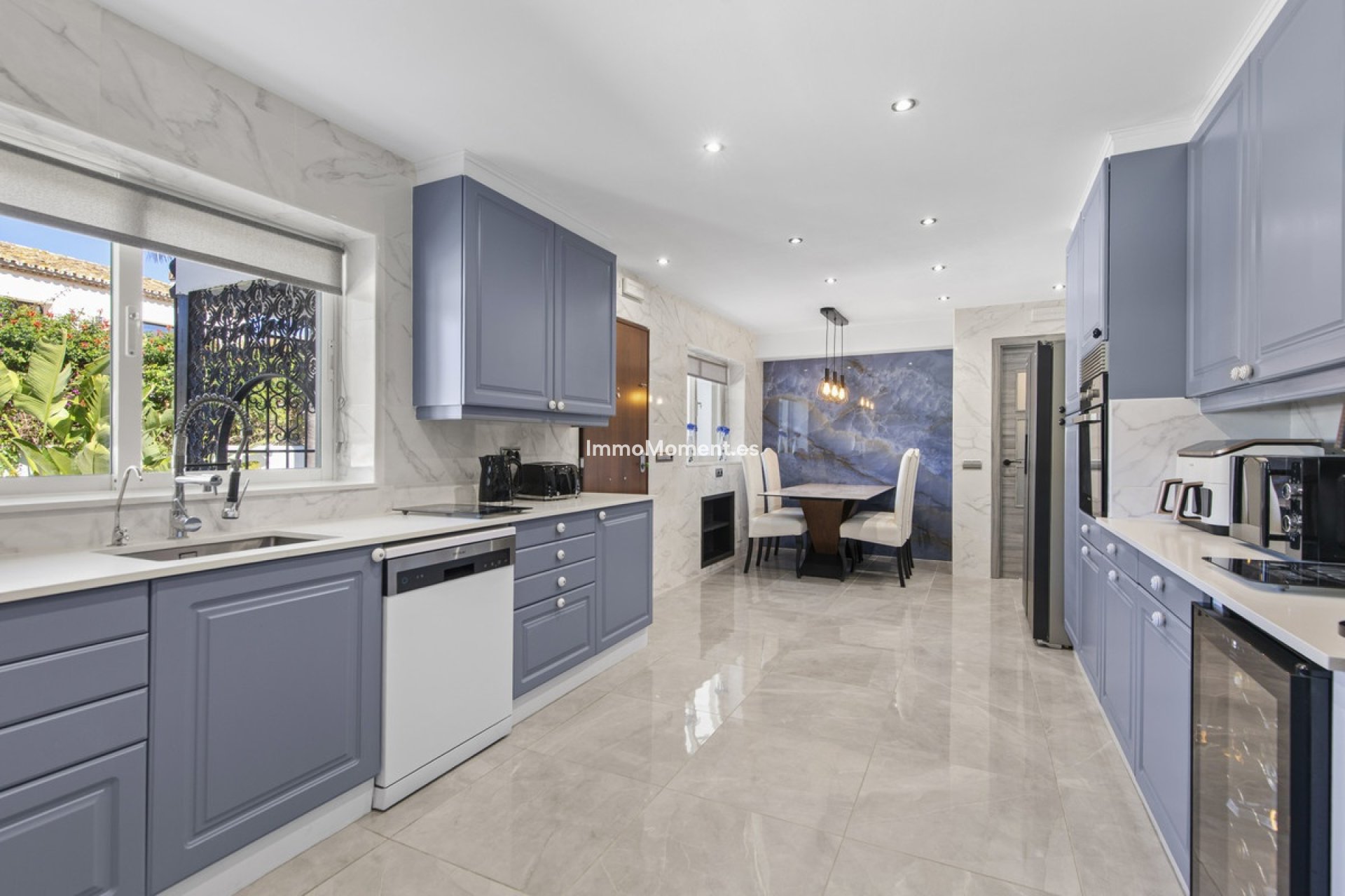 Resale - Detached villa - Estepona - Estepona Centro