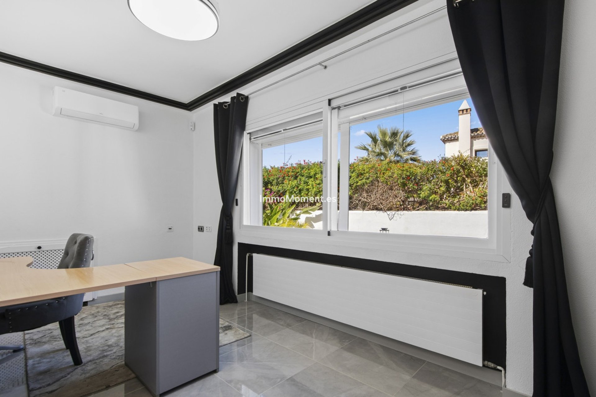 Resale - Detached villa - Estepona - Estepona Centro