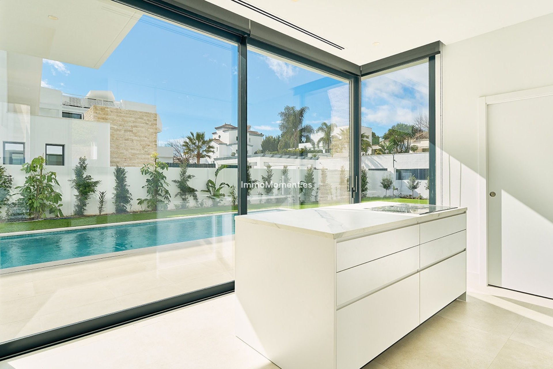 Resale - Detached villa - Estepona - Estepona Centro