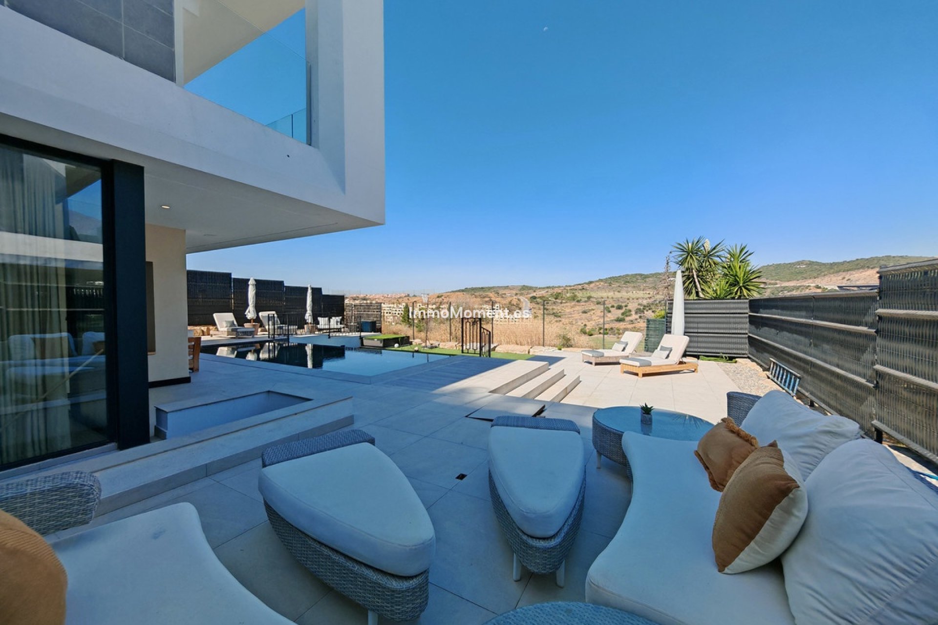 Resale - Detached villa - Estepona - Estepona Centro