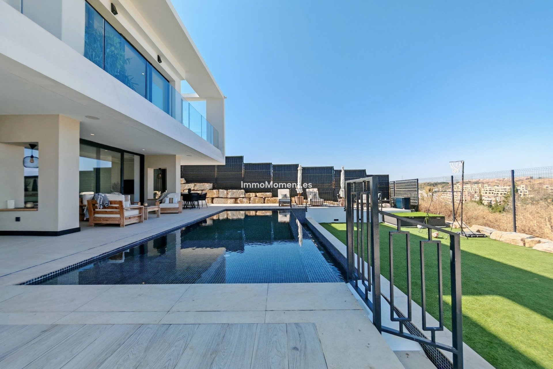 Resale - Detached villa - Estepona - Estepona Centro