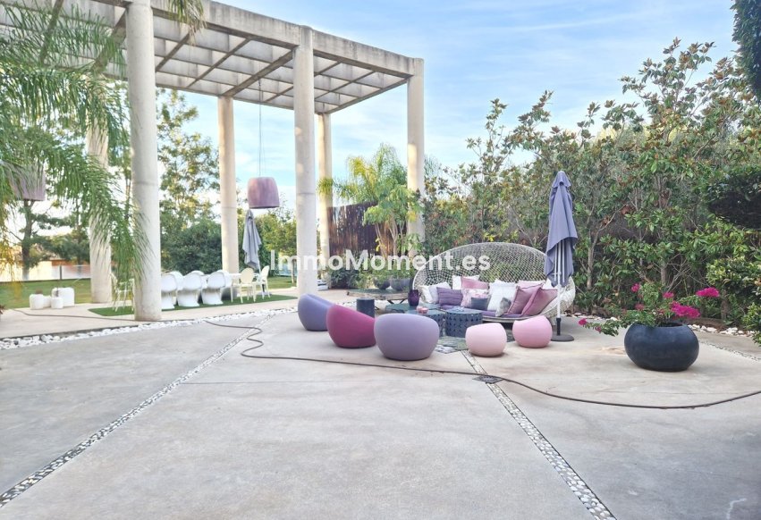 Resale - Detached villa - Estepona - Estepona Centro