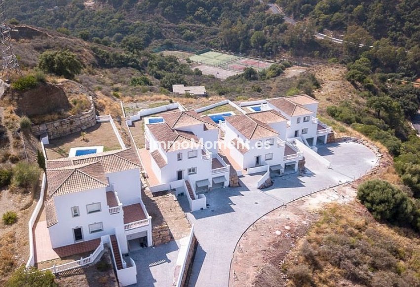 Resale - Detached villa - Estepona - Estepona Centro