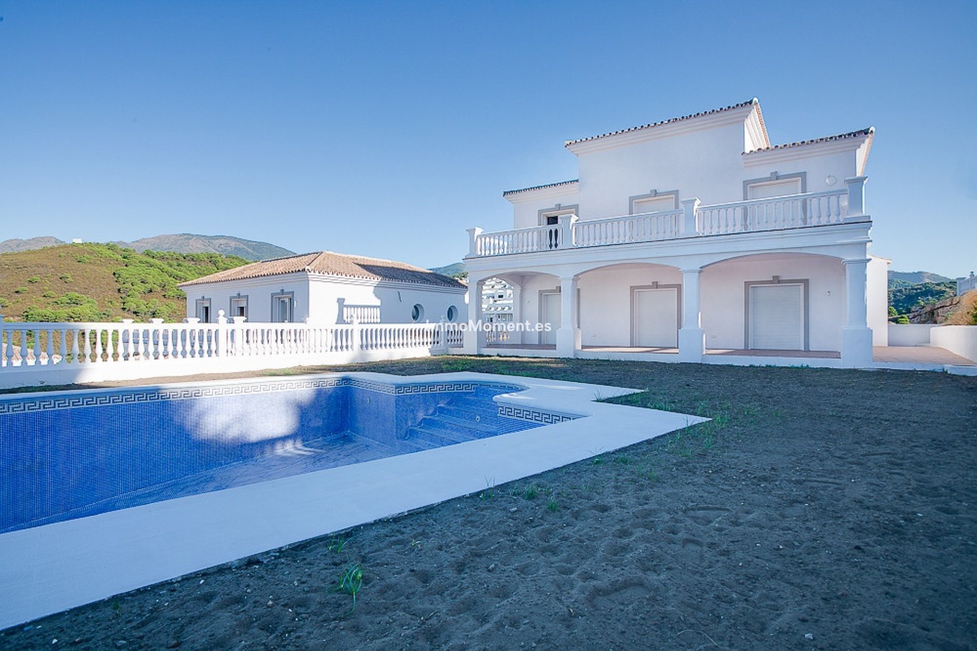 Resale - Detached villa - Estepona - Estepona Centro