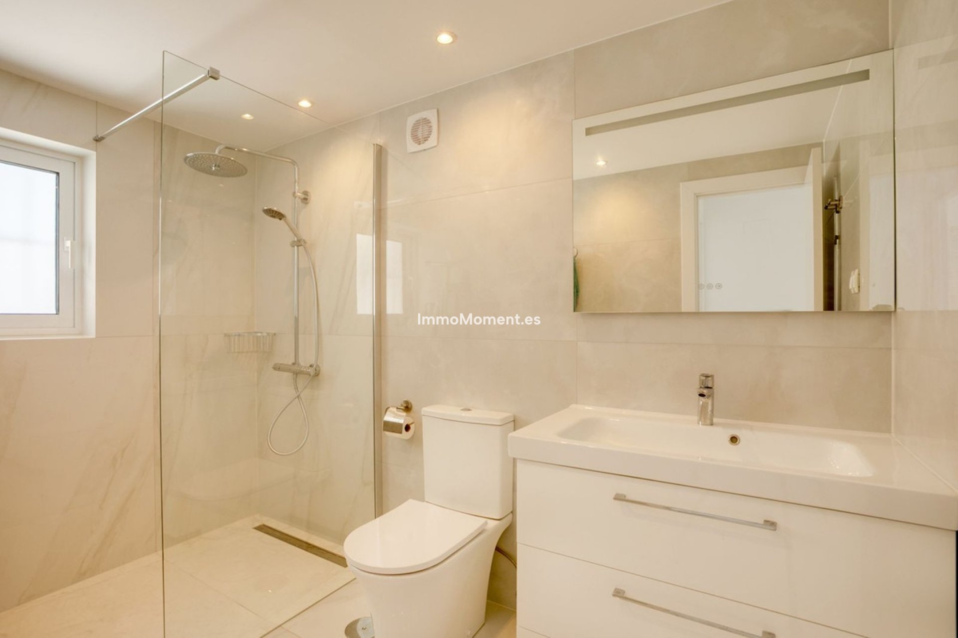 Resale - Detached villa - Estepona - Estepona Centro