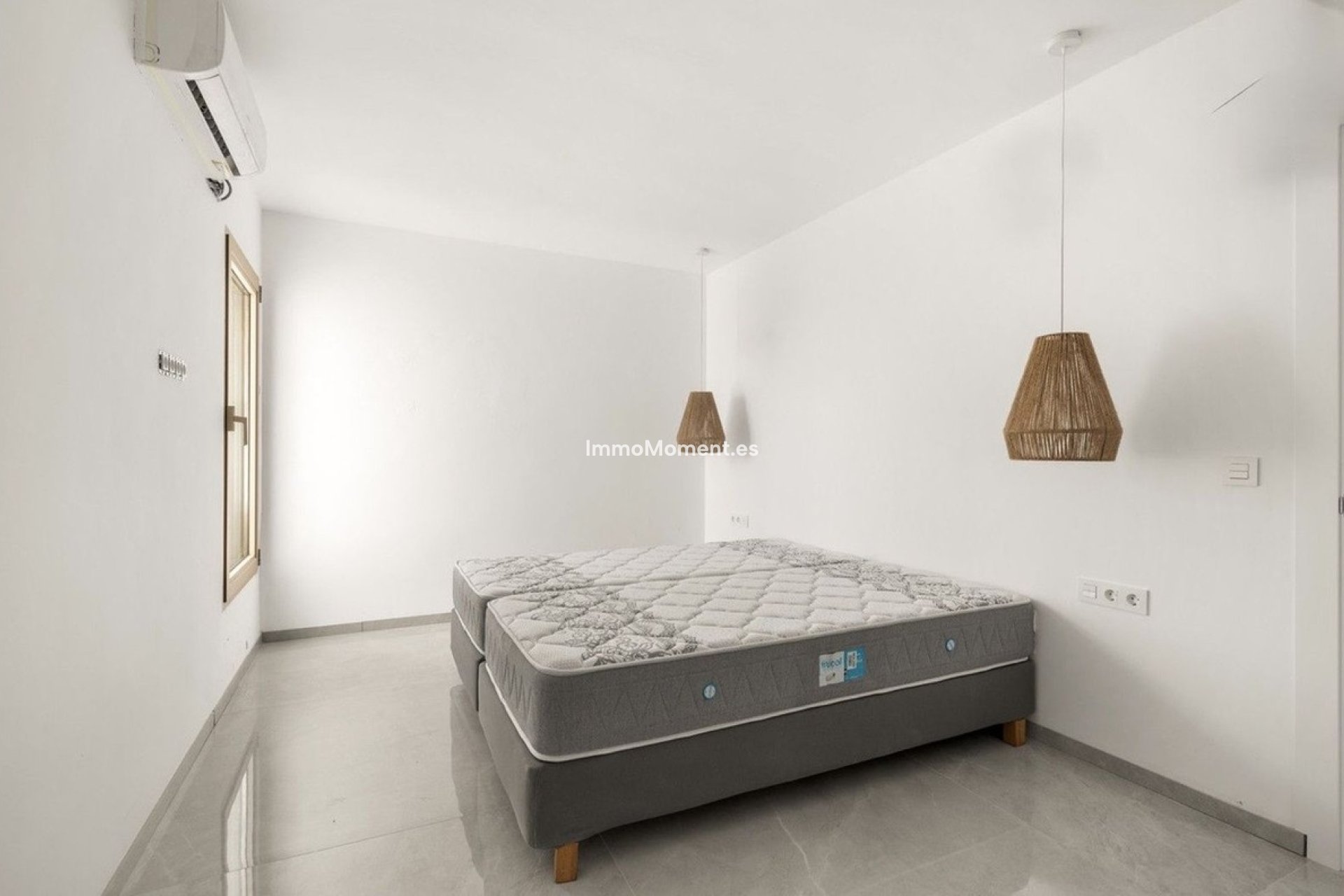 Resale - Detached villa - Estepona - Estepona Centro