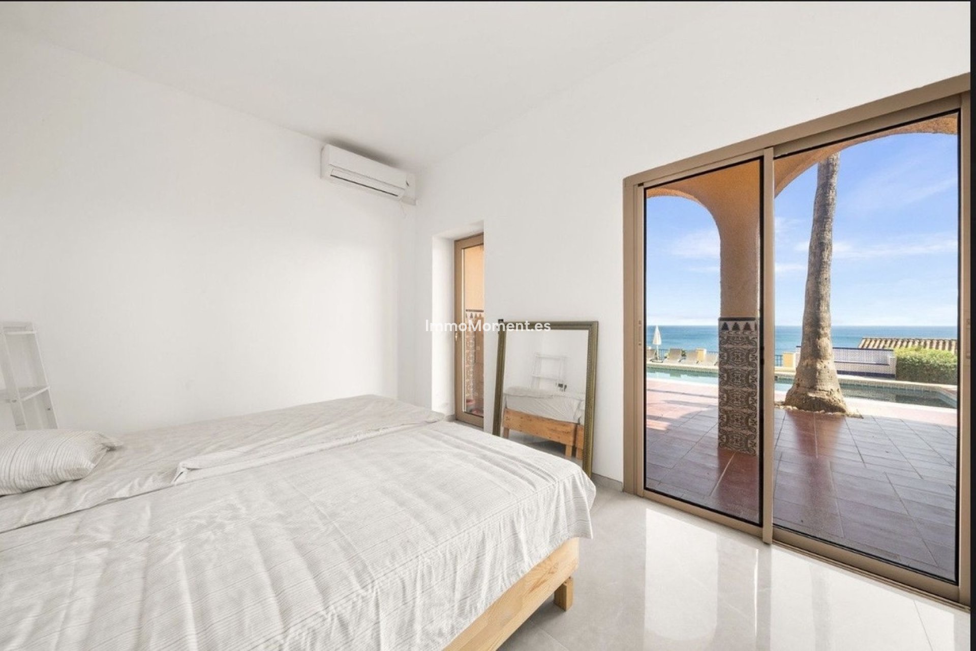 Resale - Detached villa - Estepona - Estepona Centro