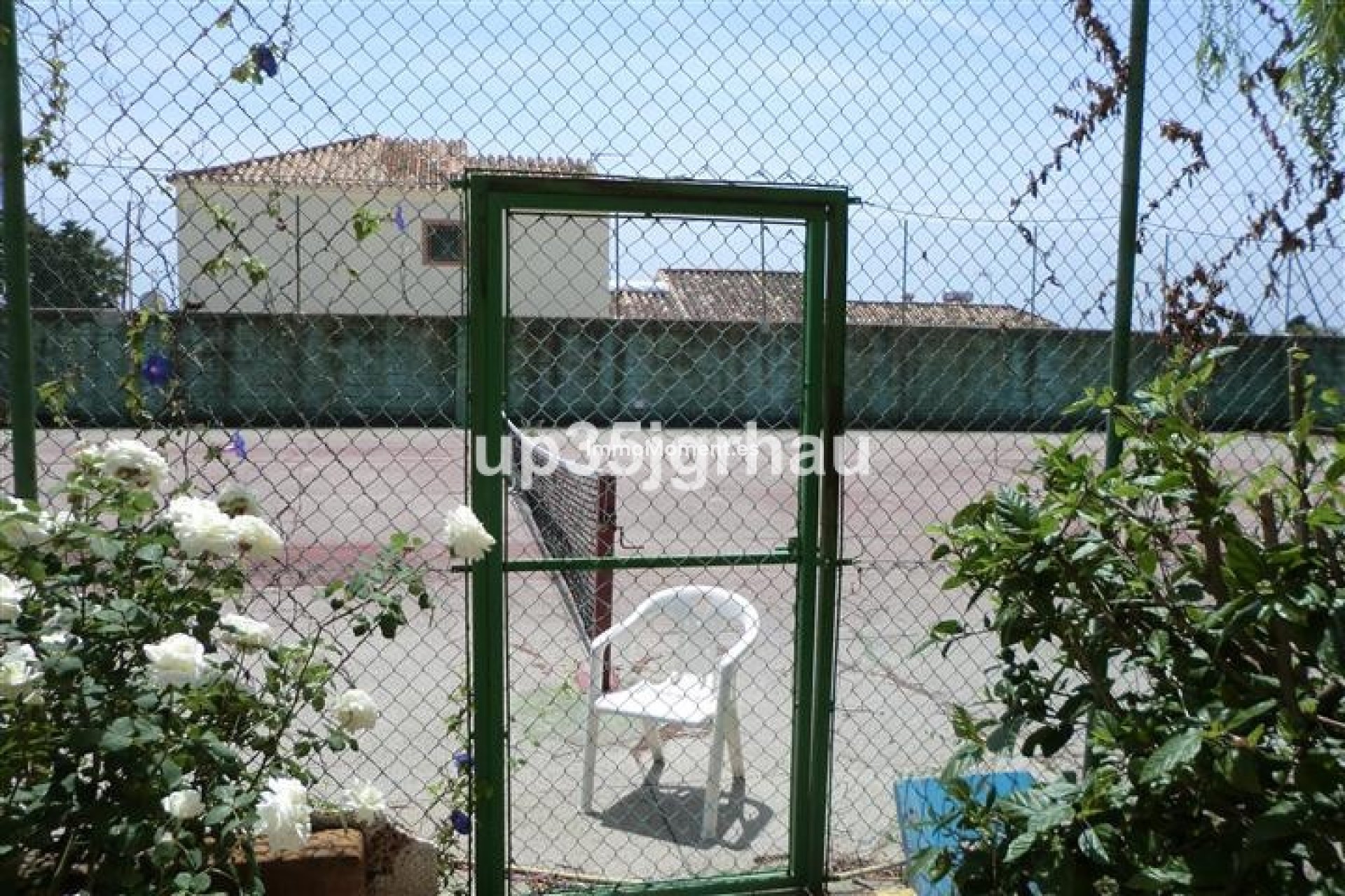 Resale - Detached villa - Estepona - Estepona Centro
