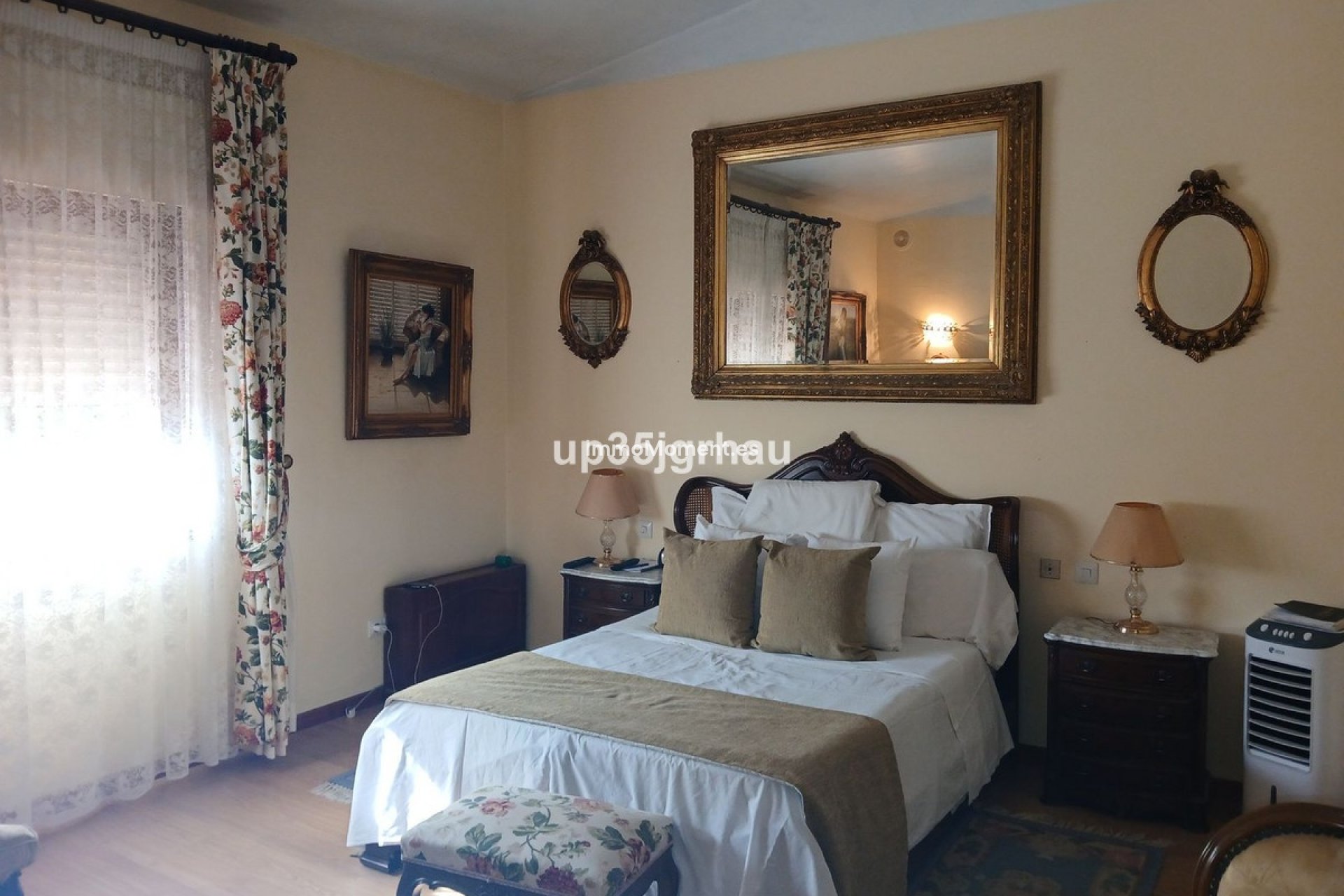 Resale - Detached villa - Estepona - Estepona Centro
