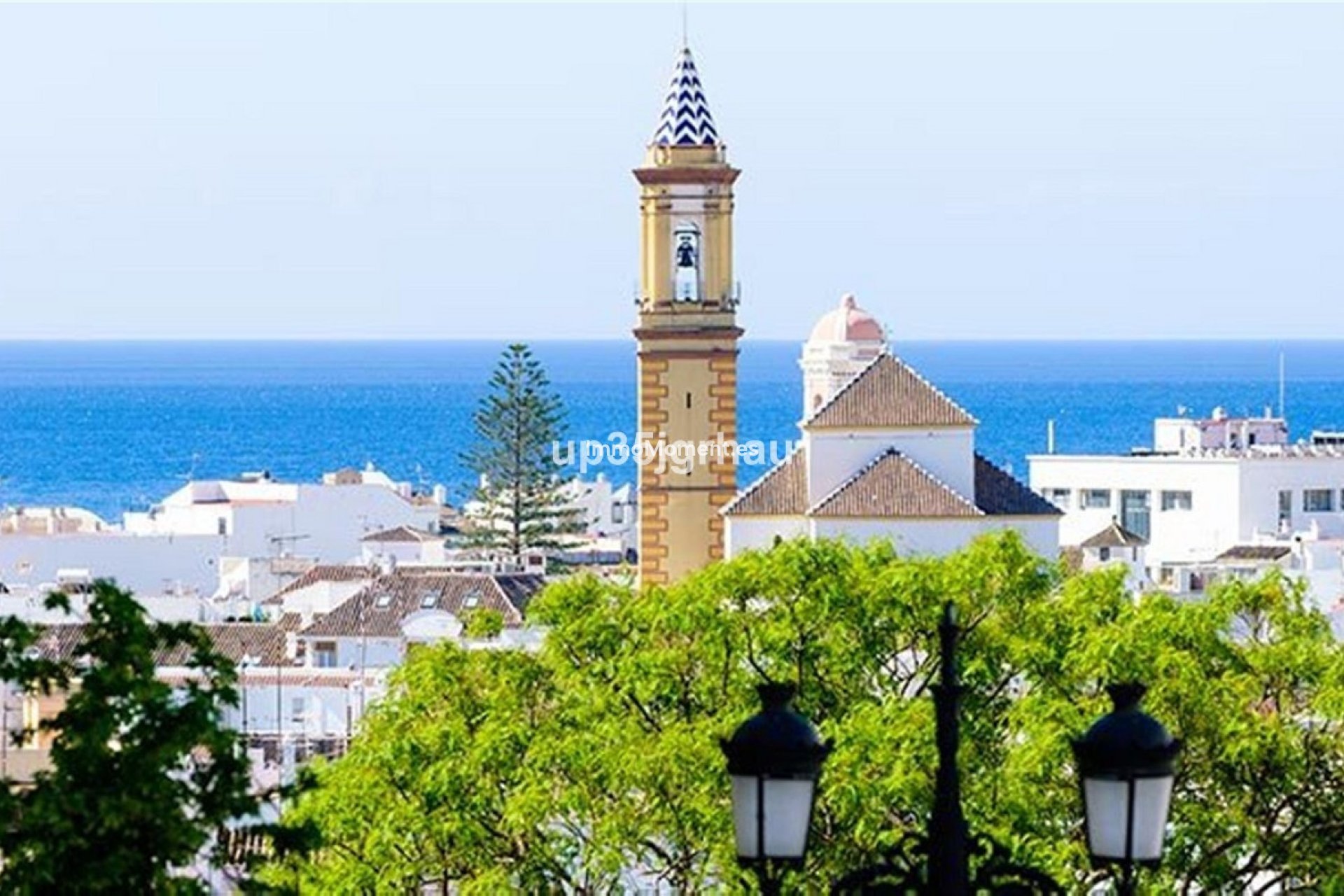 Resale - Detached villa - Estepona - Estepona Centro