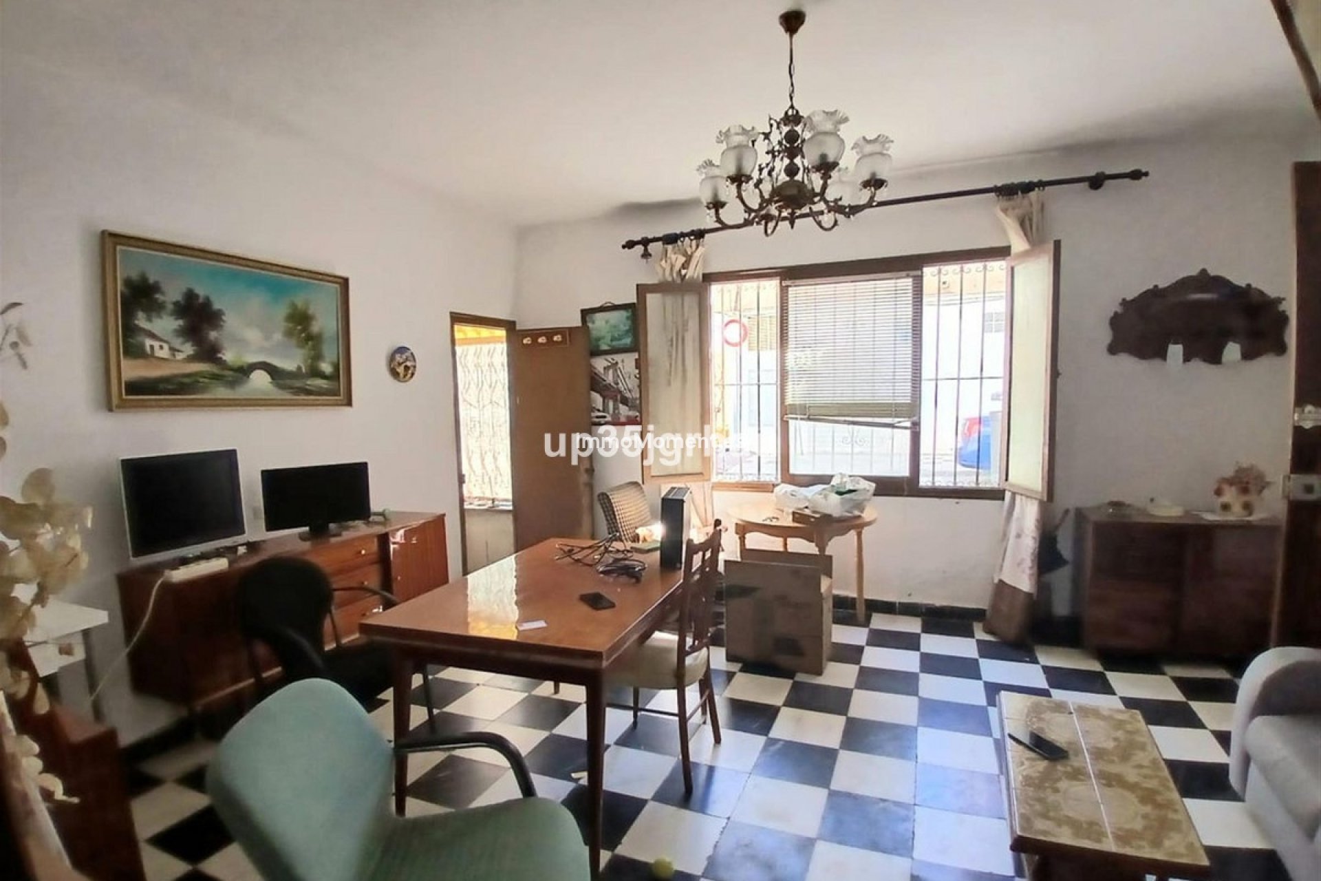 Resale - Detached villa - Estepona - Estepona Centro