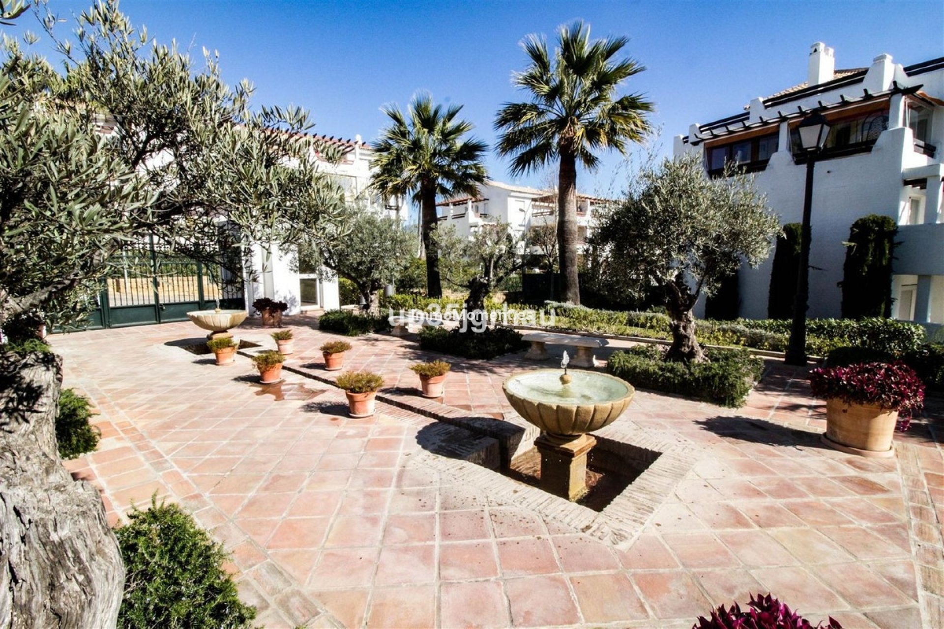 Resale - Detached villa - Estepona - Estepona Centro