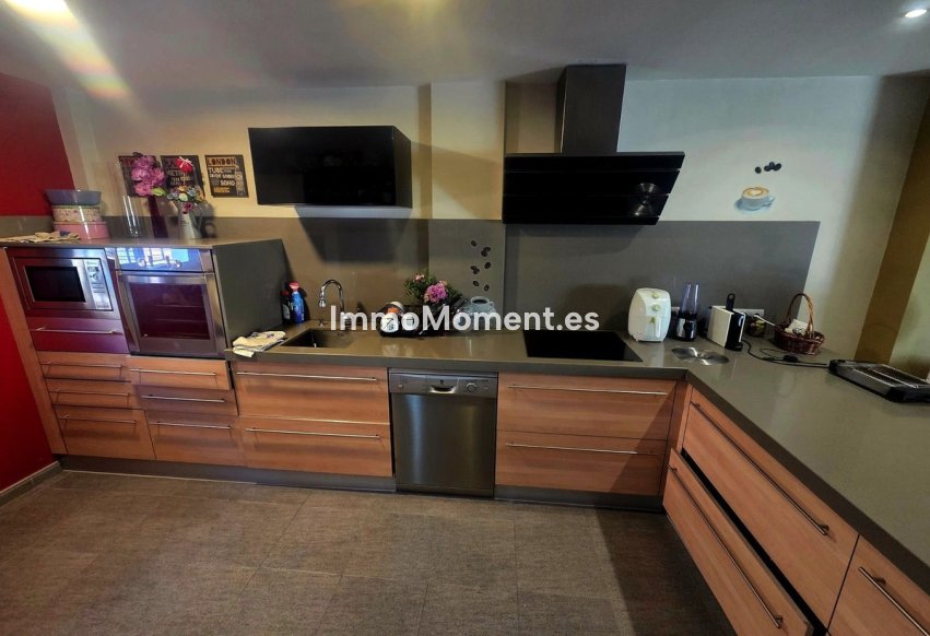 Resale - Detached villa - Estepona - Estepona Centro