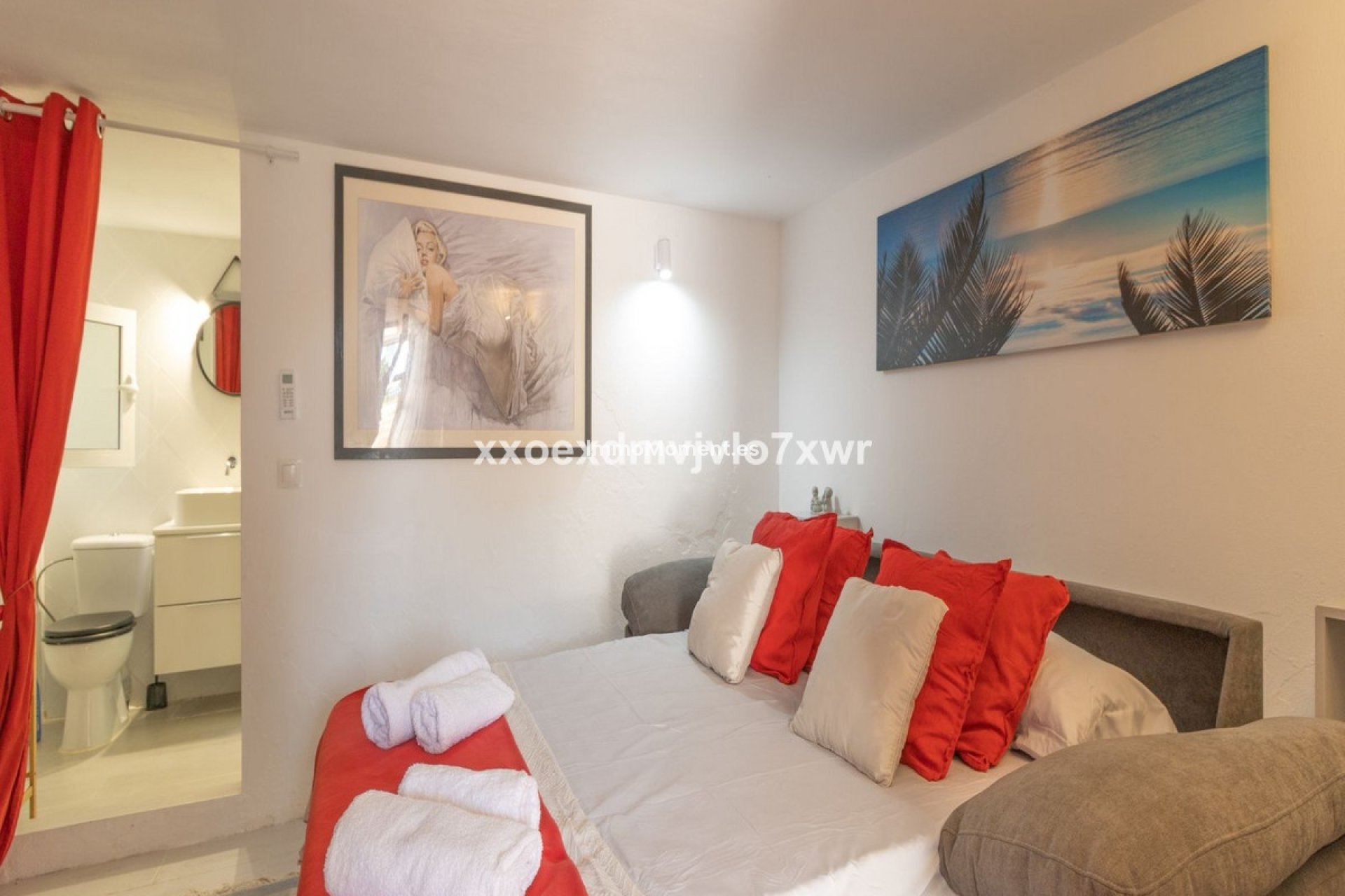 Resale - Detached villa - Estepona - Estepona Centro