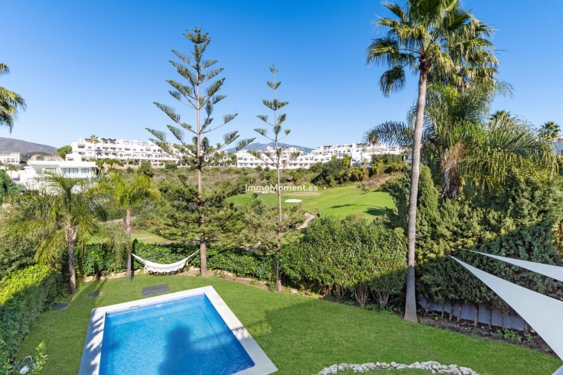 Resale - Detached villa - Estepona - Estepona Centro