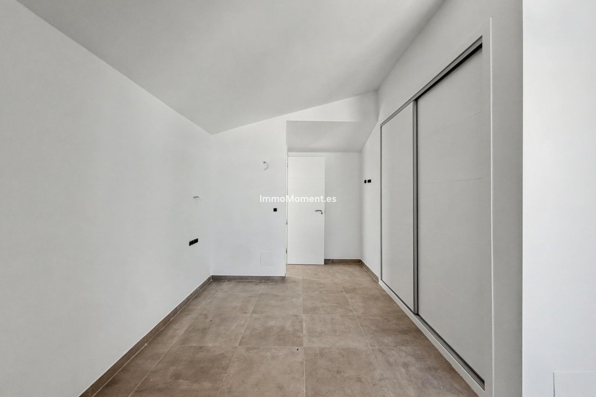 Resale - Detached villa - Estepona - Estepona Centro
