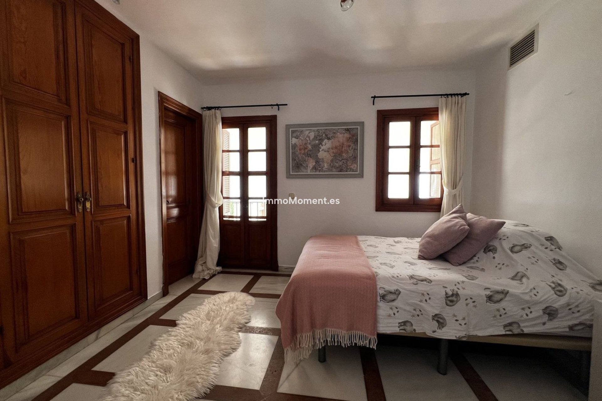 Resale - Detached villa - Estepona - Estepona Centro