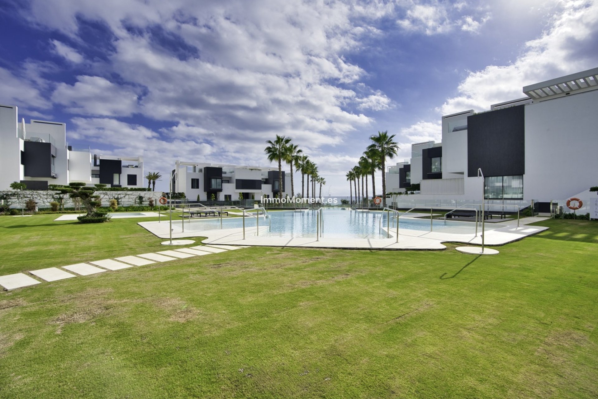 Resale - Detached villa - Estepona - Estepona Centro
