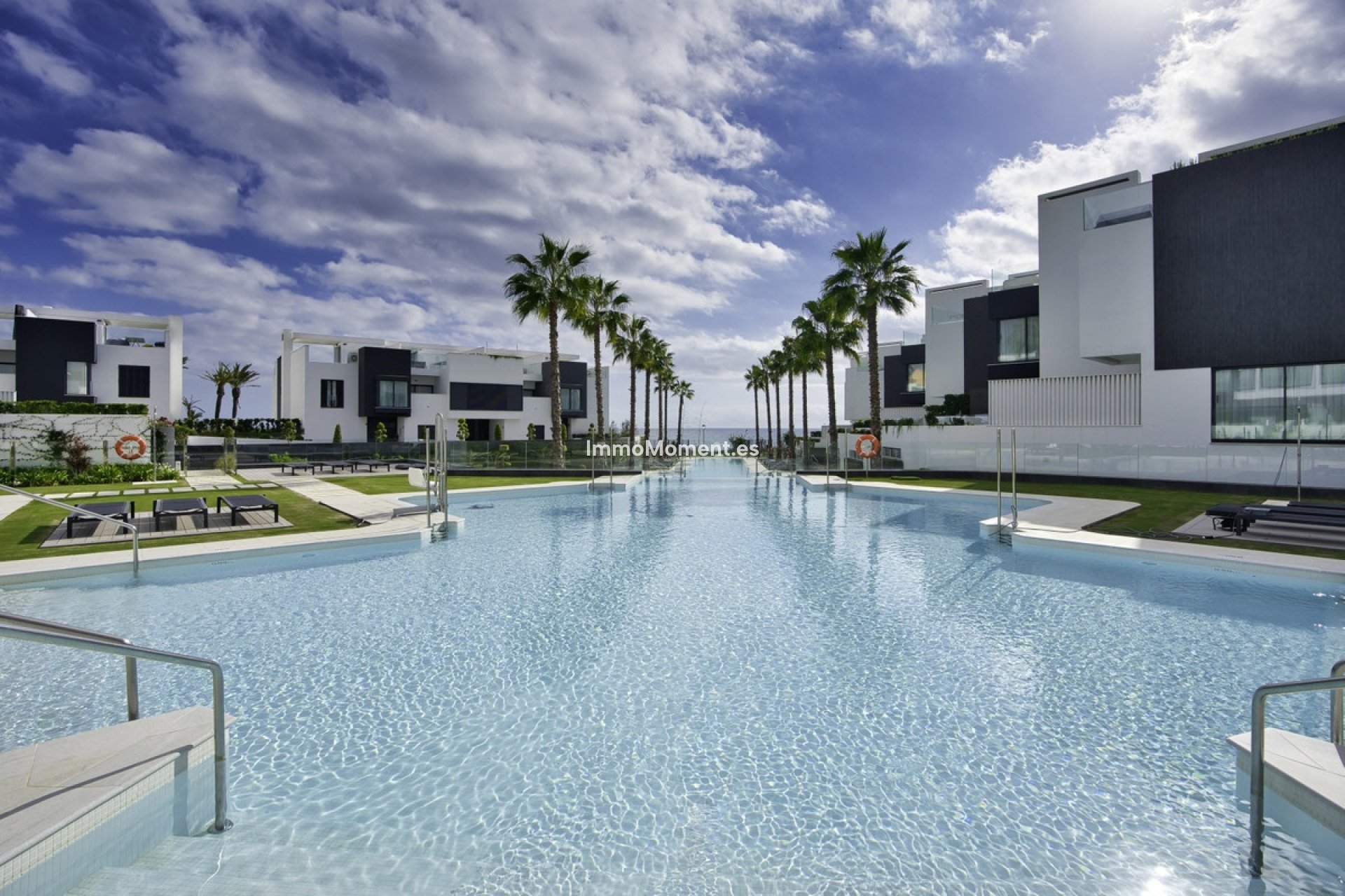 Resale - Detached villa - Estepona - Estepona Centro