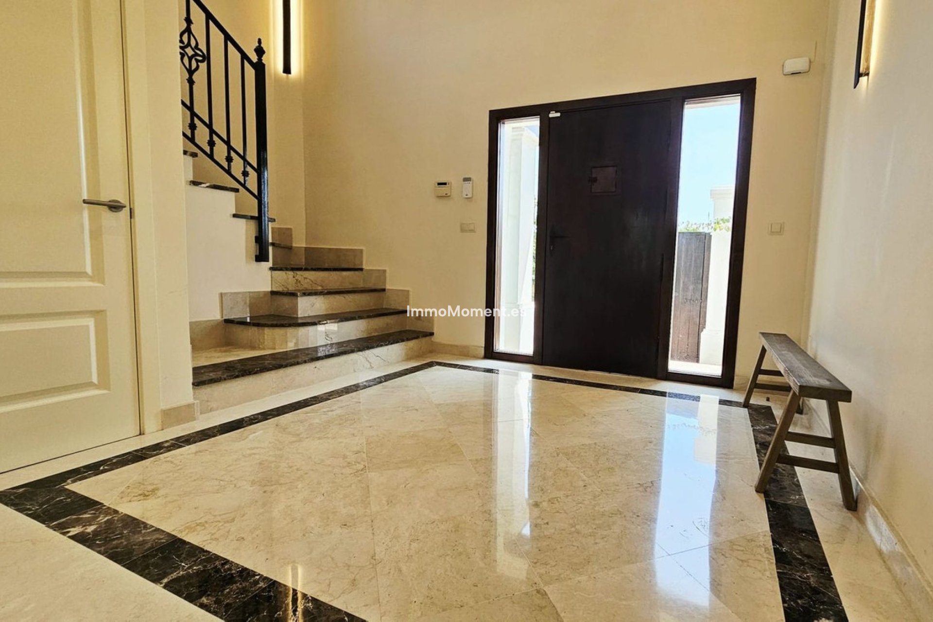 Resale - Detached villa - Estepona - Estepona Centro