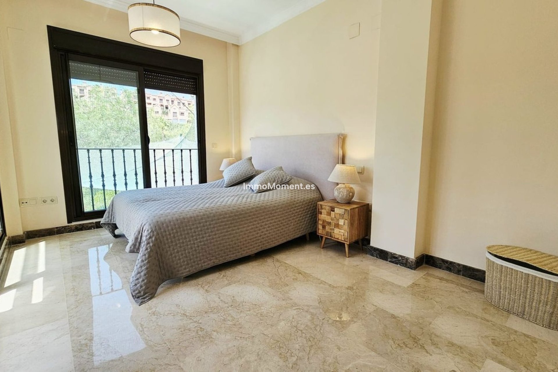 Resale - Detached villa - Estepona - Estepona Centro