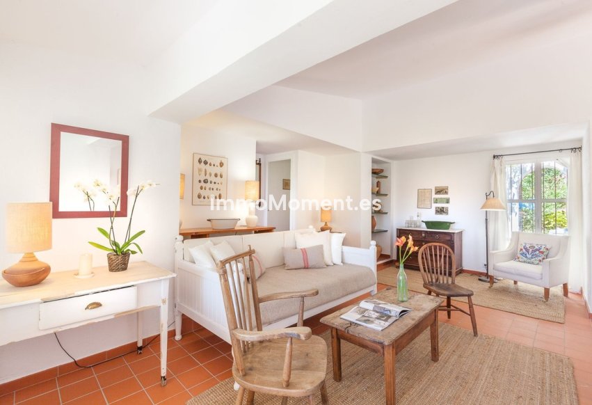 Resale - Detached villa - Estepona - Estepona Centro