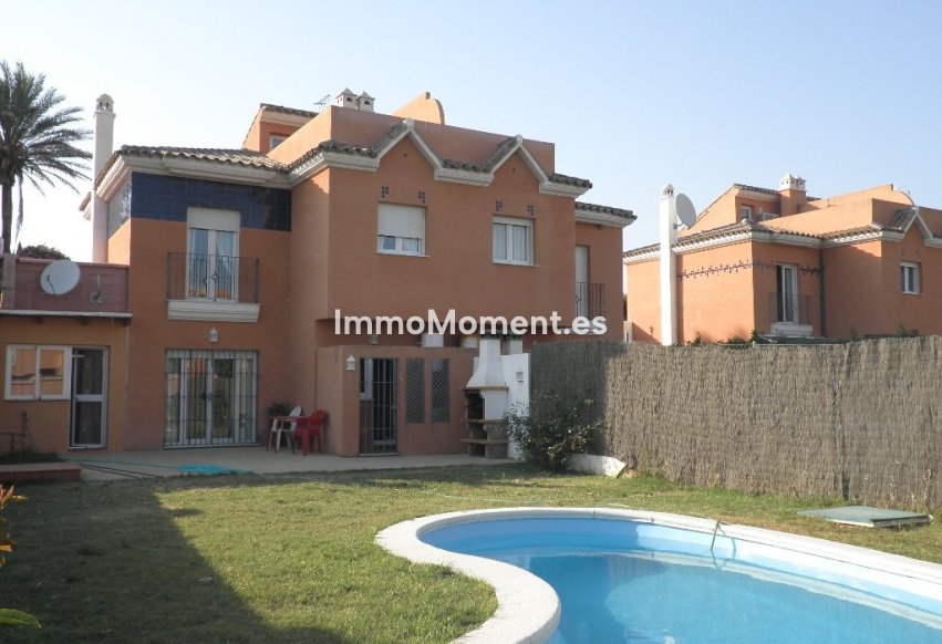 Resale - Detached villa - Estepona - Estepona Centro