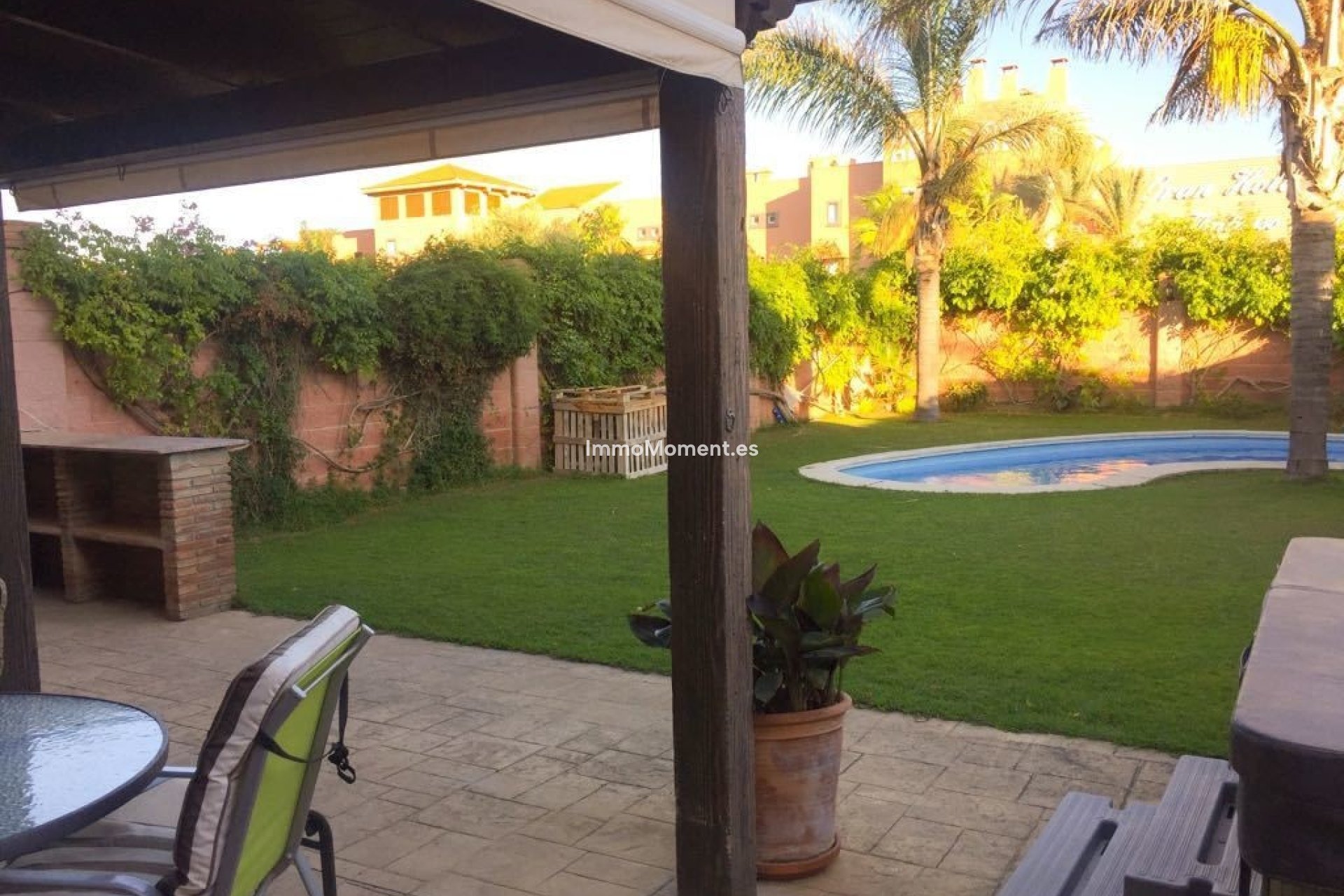Resale - Detached villa - Estepona - Estepona Centro
