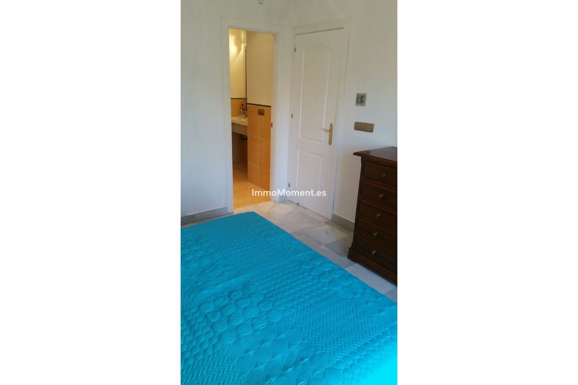 Resale - Detached villa - Estepona - Estepona Centro