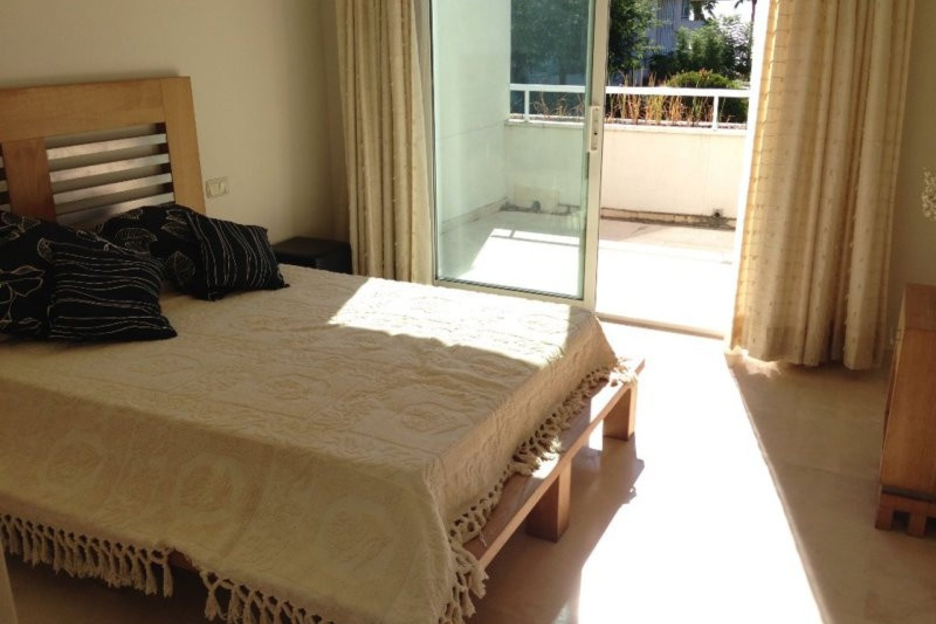 Resale - Detached villa - Estepona - Estepona Centro