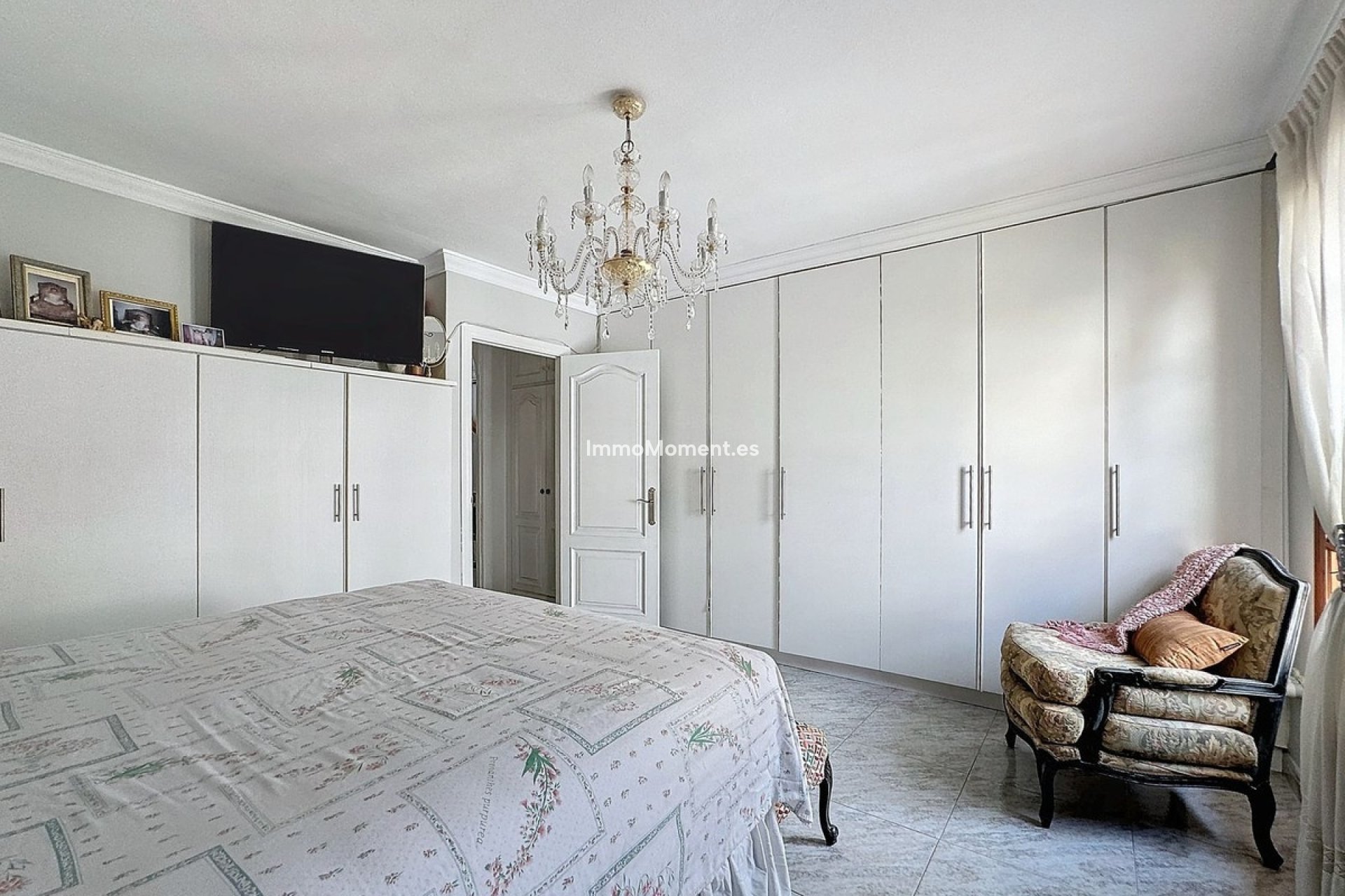Resale - Detached villa - Estepona - Estepona Centro