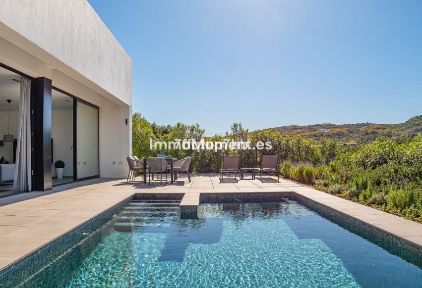 Resale - Detached villa - Estepona - Estepona Centro