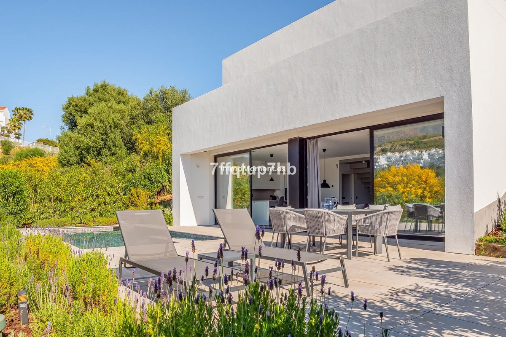 Resale - Detached villa - Estepona - Estepona Centro