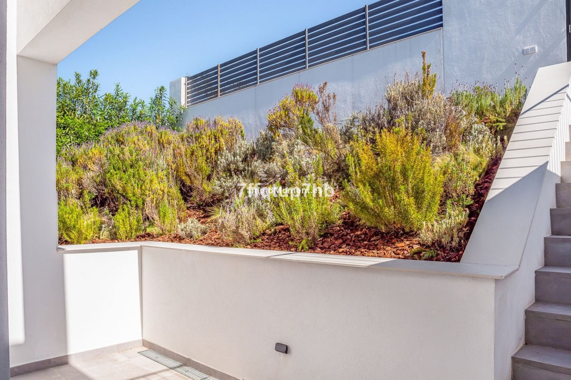 Resale - Detached villa - Estepona - Estepona Centro
