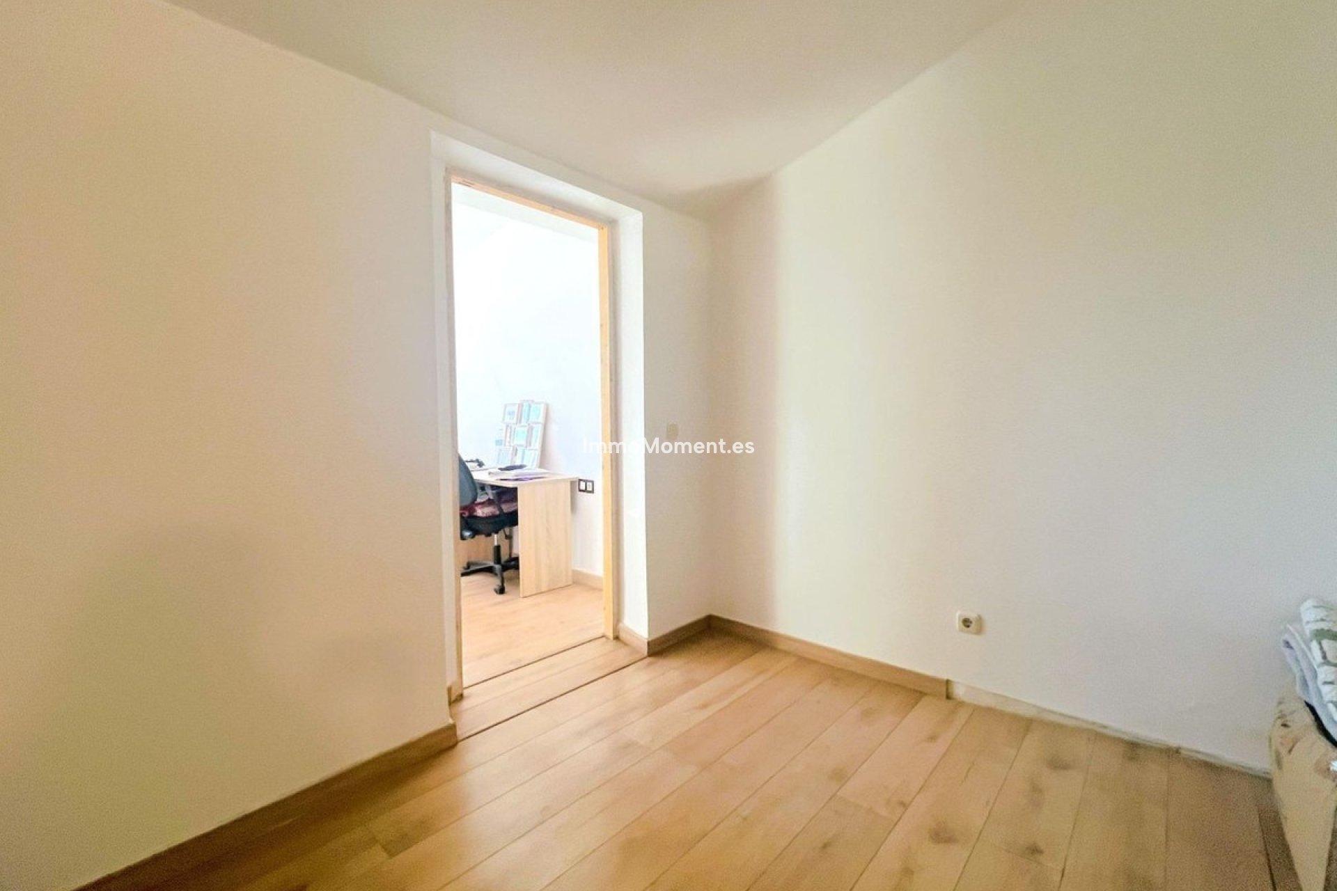 Resale - Detached villa - Estepona - Estepona Centro