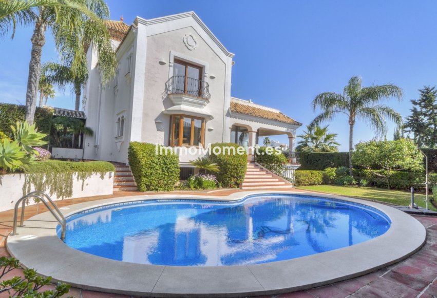 Resale - Detached villa - Estepona - Estepona Centro