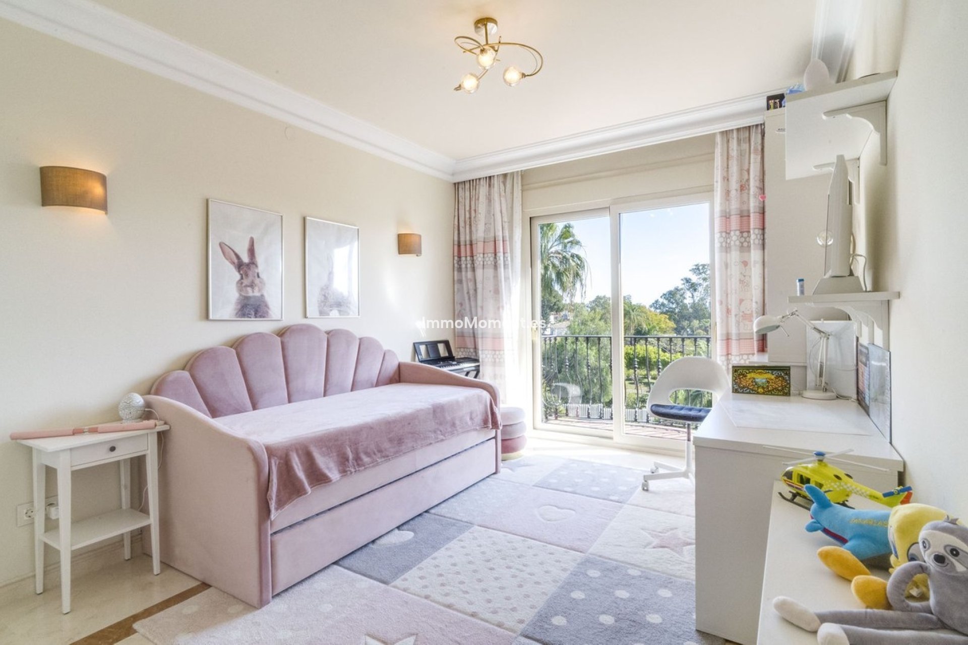 Resale - Detached villa - Estepona - Estepona Centro